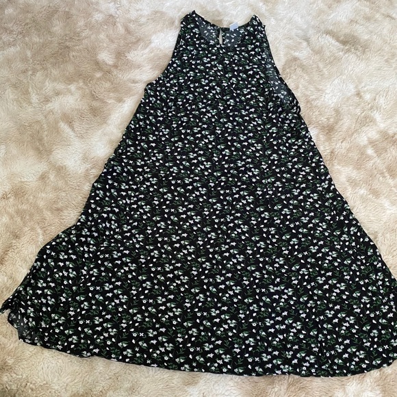 Old Navy Dresses & Skirts - Old Navy Floral Shift Dress